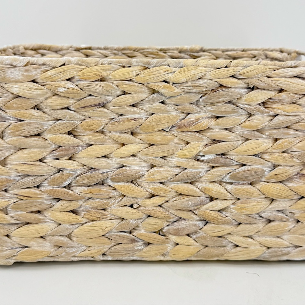 Tommy Bahama White Wash Wicker Rectangle Basket 13.5 L‎ x 8.5 W x 7.5 H New NWT - Picture 2 of 7